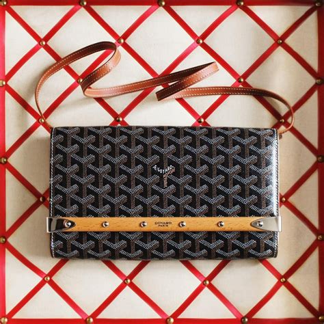 goyard clutch images|Goyard monte carlo clutch.